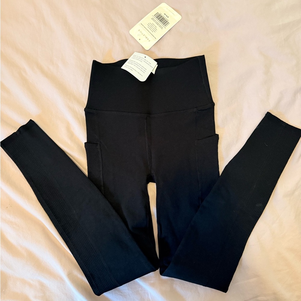 Fabletics NWT High waisted Sculptknit Pocket leggings